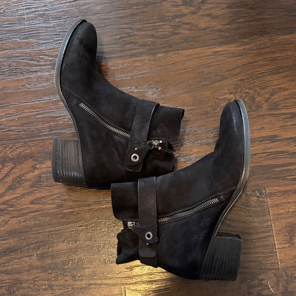 Paul Green Black Suede Ankle Boots w/ Zip Closure - Picture 9 of 13